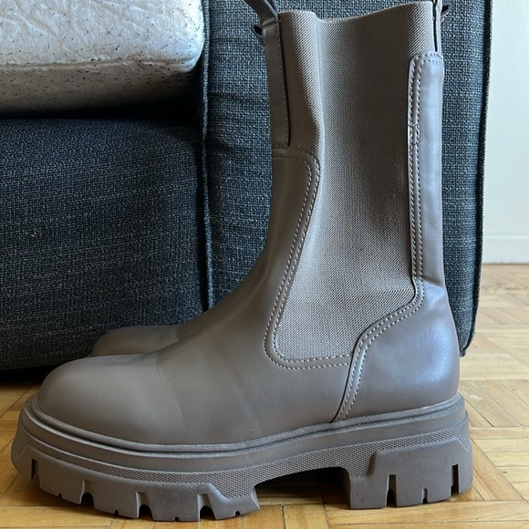 H&M calf-high boots, worn very few times - Picture 3 of 4